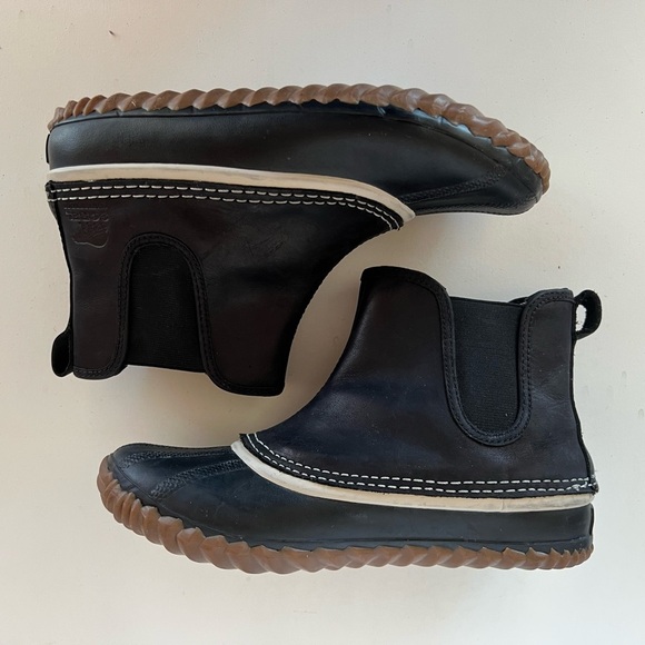 EUC Sorel Out & About Chelsea Women’s Waterproof Snow Boots, Size 7.5 - Picture 7 of 13